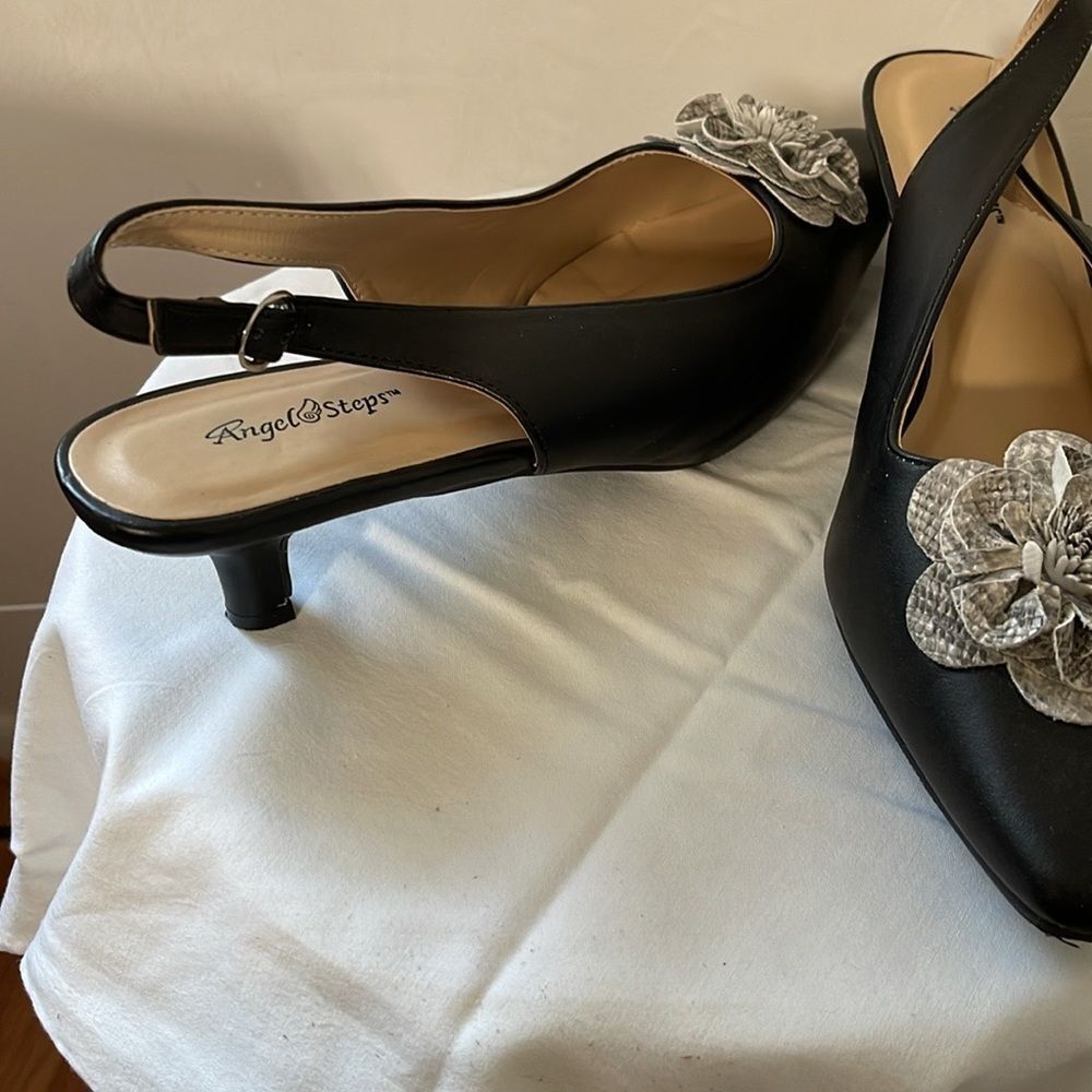 Elegant Black Slingback Heels with Silver Floral Accent - Picture 2 of 10